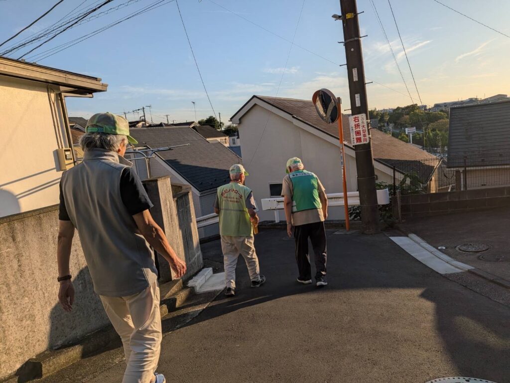 秋の心地よい空気の中、今月２回目の防犯パトロール